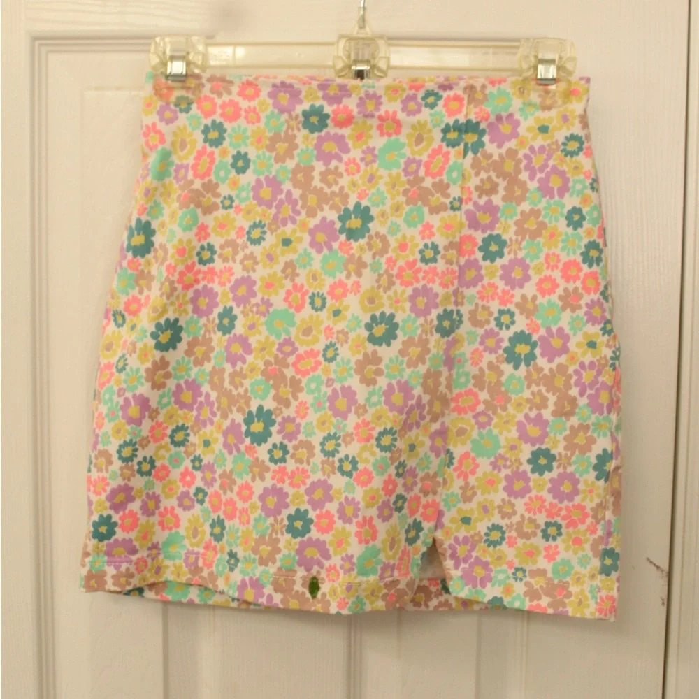 Wild Fable Size 00 Bright Floral Mini Skirt w/slit